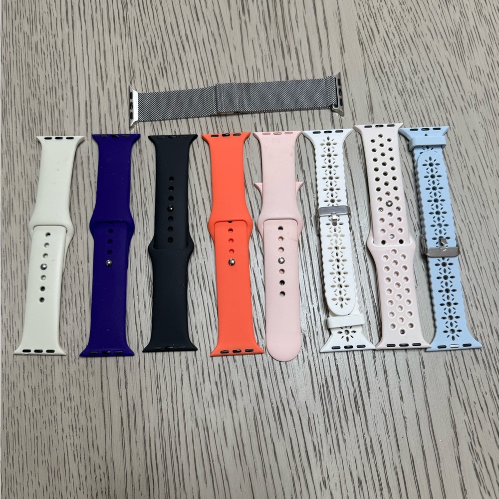 Women’s Apple Watch Bands Variety Of Styles And Colors 42mm Excellent Condition
